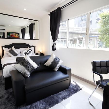 Thonglor Suites Hotel バンコク都 エクステリア 写真