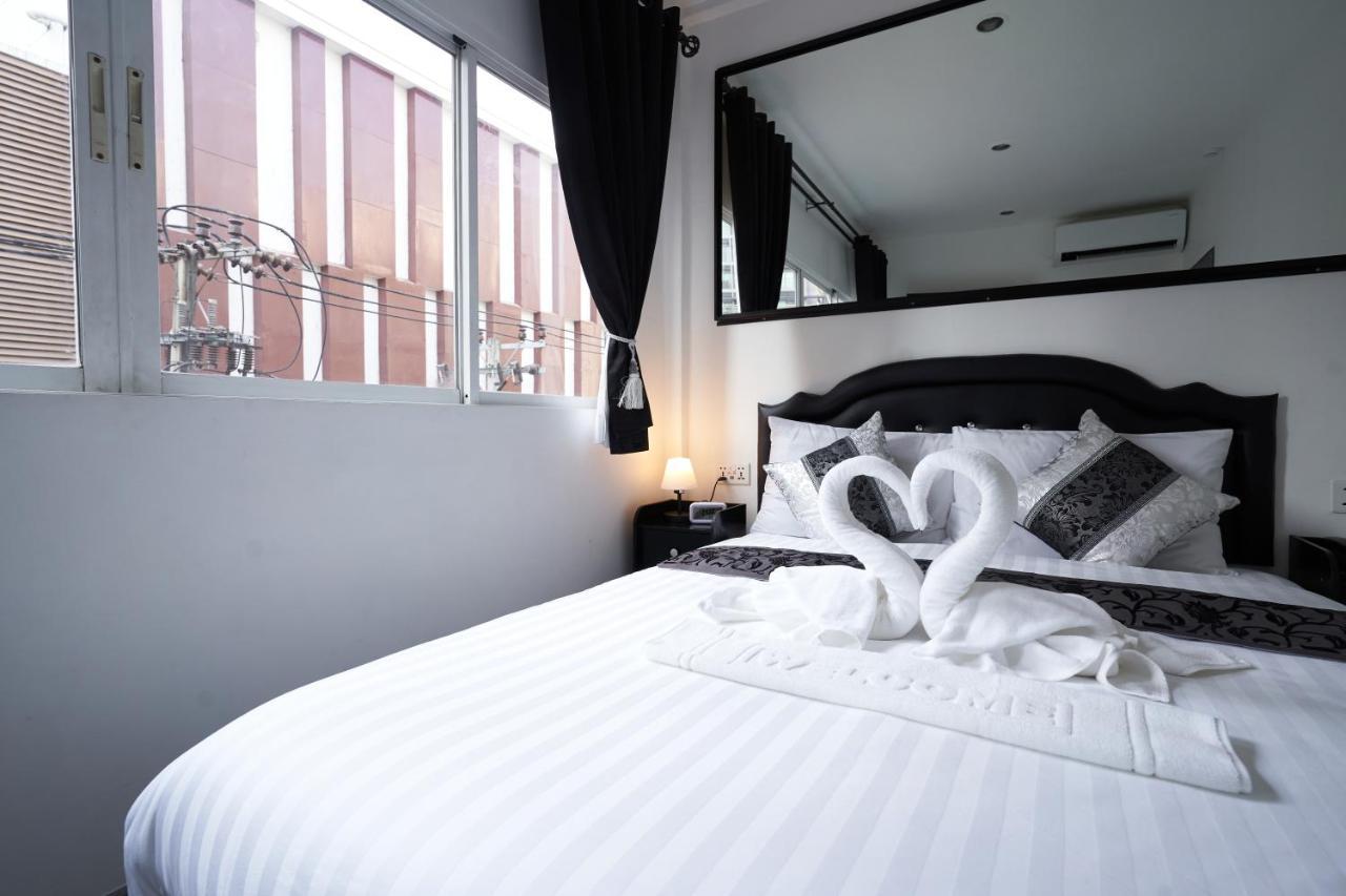 Thonglor Suites Hotel バンコク都 エクステリア 写真