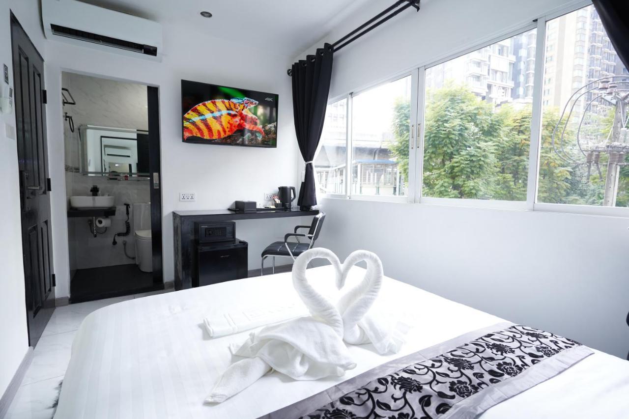 Thonglor Suites Hotel バンコク都 エクステリア 写真