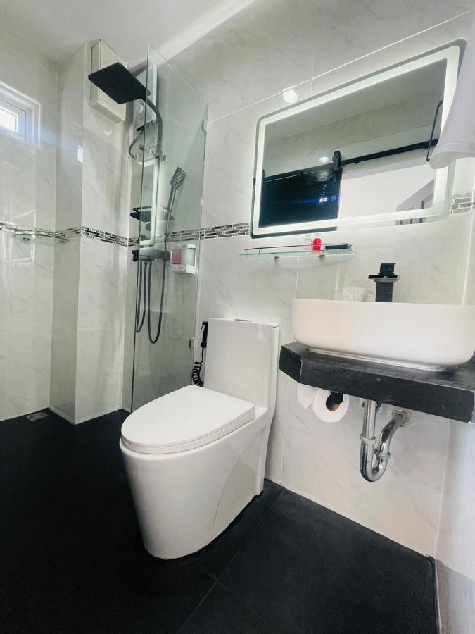 Thonglor Suites Hotel バンコク都 エクステリア 写真