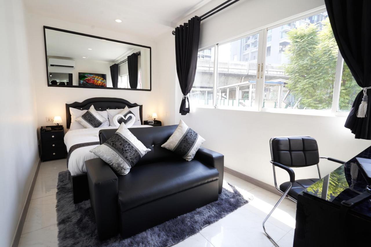 Thonglor Suites Hotel バンコク都 エクステリア 写真