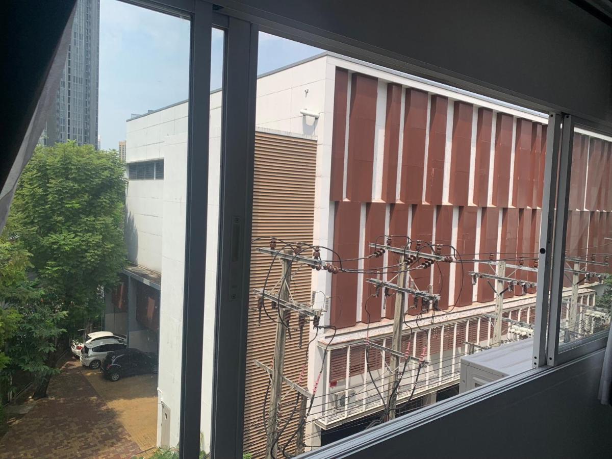 Thonglor Suites Hotel バンコク都 エクステリア 写真