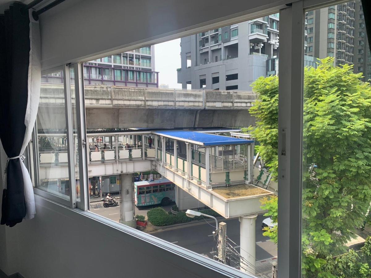 Thonglor Suites Hotel バンコク都 エクステリア 写真