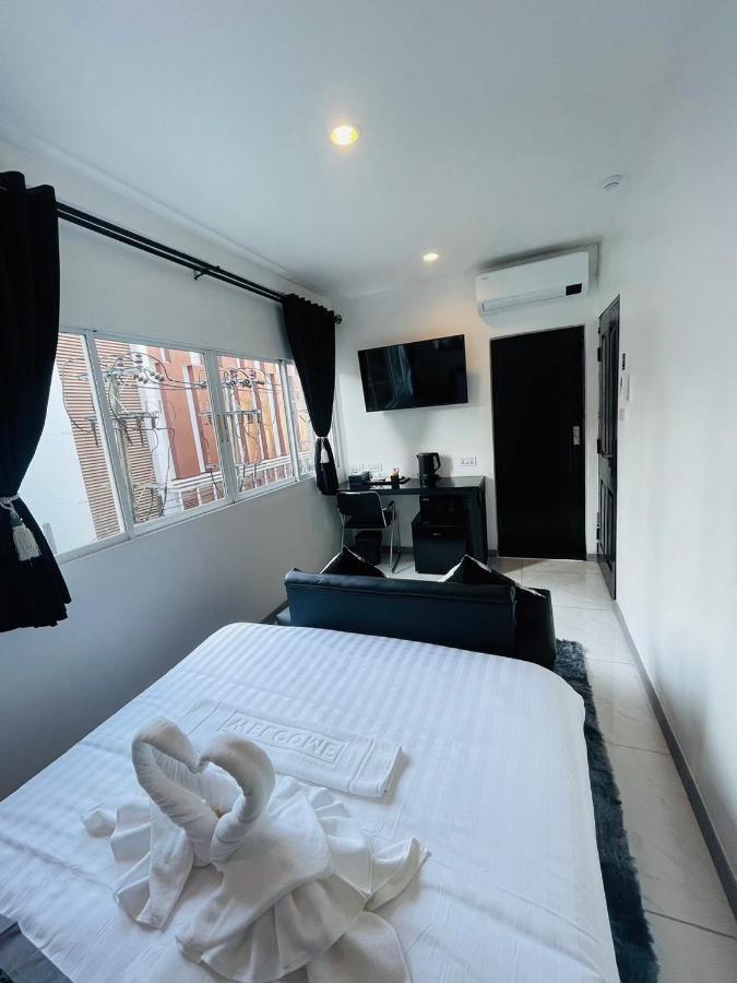 Thonglor Suites Hotel バンコク都 エクステリア 写真