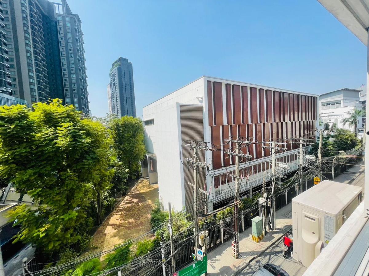 Thonglor Suites Hotel バンコク都 エクステリア 写真