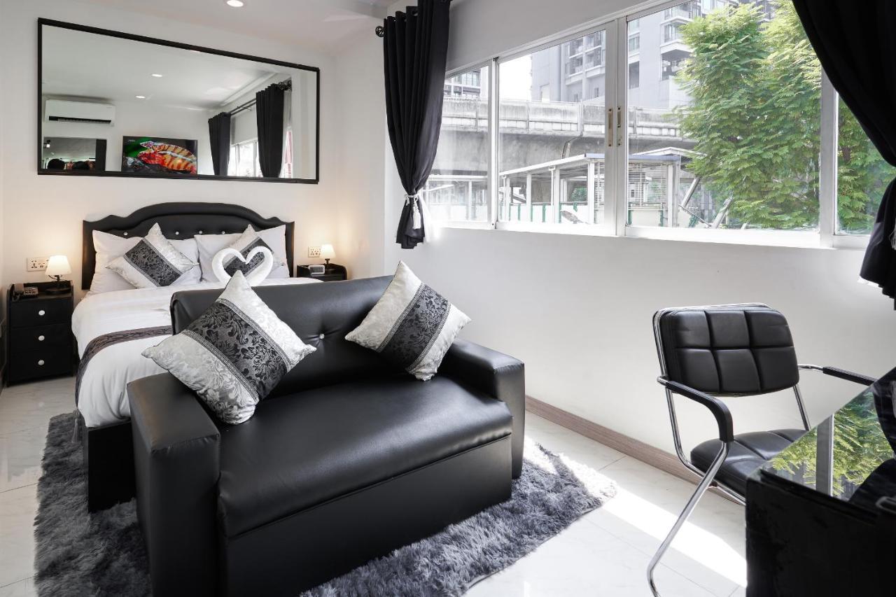 Thonglor Suites Hotel バンコク都 エクステリア 写真